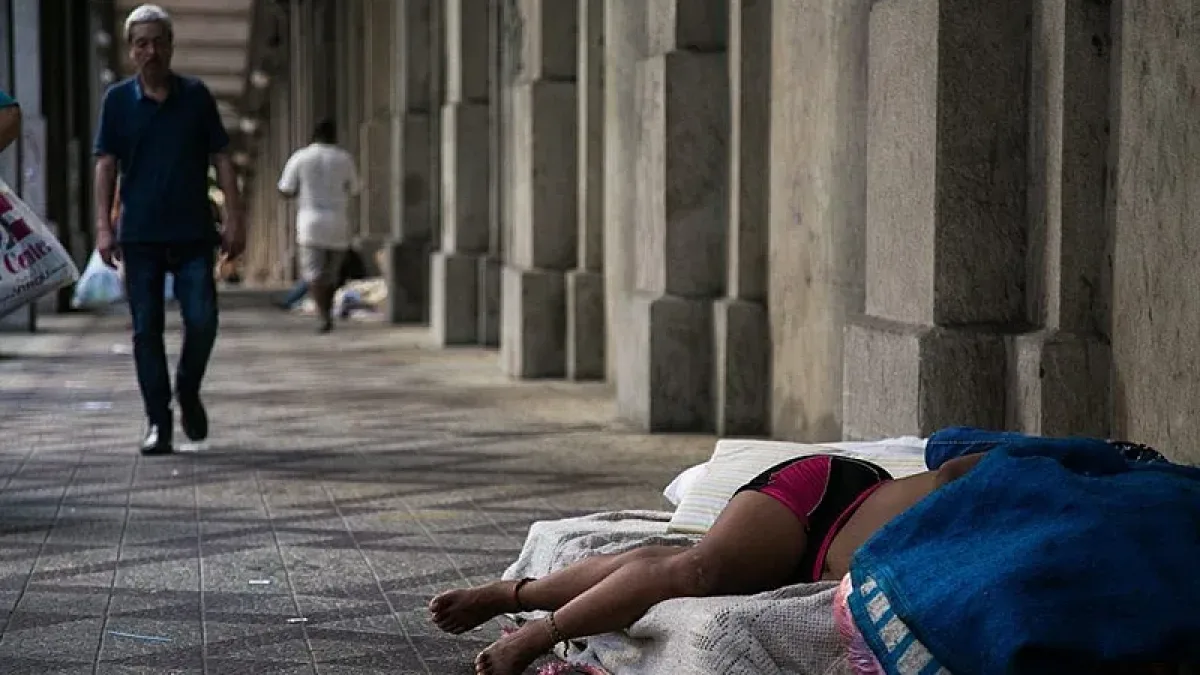 Estudo registra 150 mil episódios de violência contra população em situação de rua no Brasil entre 2014 e 2023