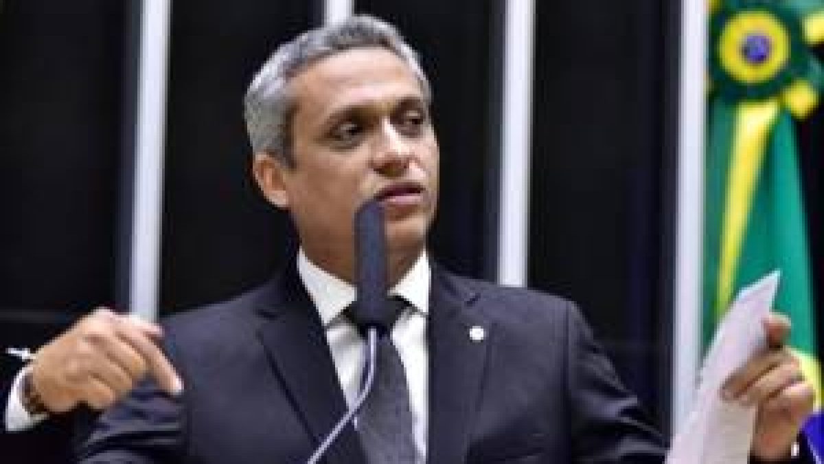 Justiça manda Gayer indenizar PT por vídeo associando sigla ao atentado de Bolsonaro