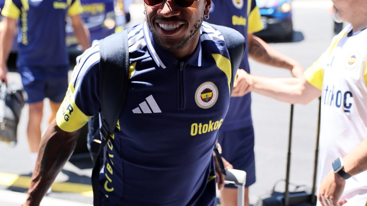 Fred se reapresenta no Fenerbahce e situação segue "travada" com o Atlético-MG