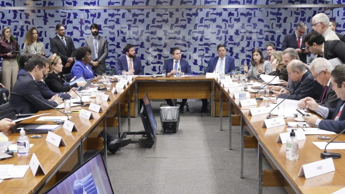 Líderes partidários definem na terça-feira projetos que serão analisados pelo Plenário
