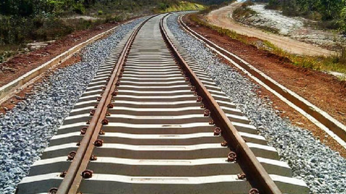 TCU freia Santoro no pacotão das ferrovias