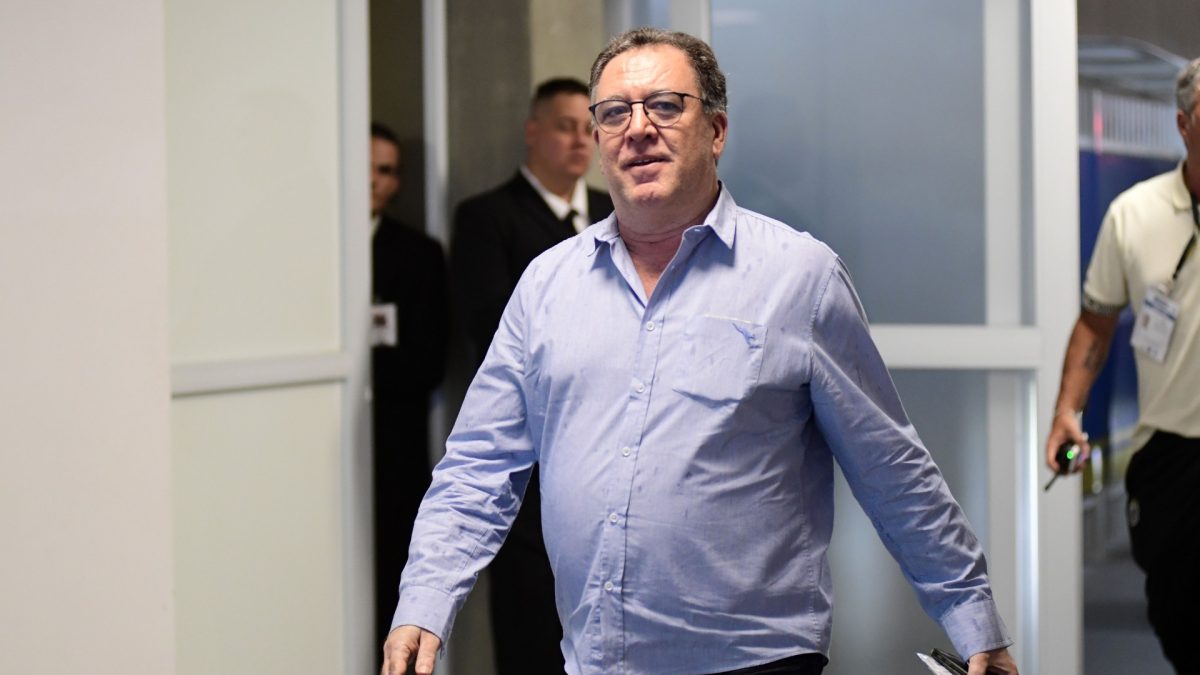 Teixeira mostra preocupação com risco de novo transfer ban no Santos: "Já poderia ter ocorrido"
