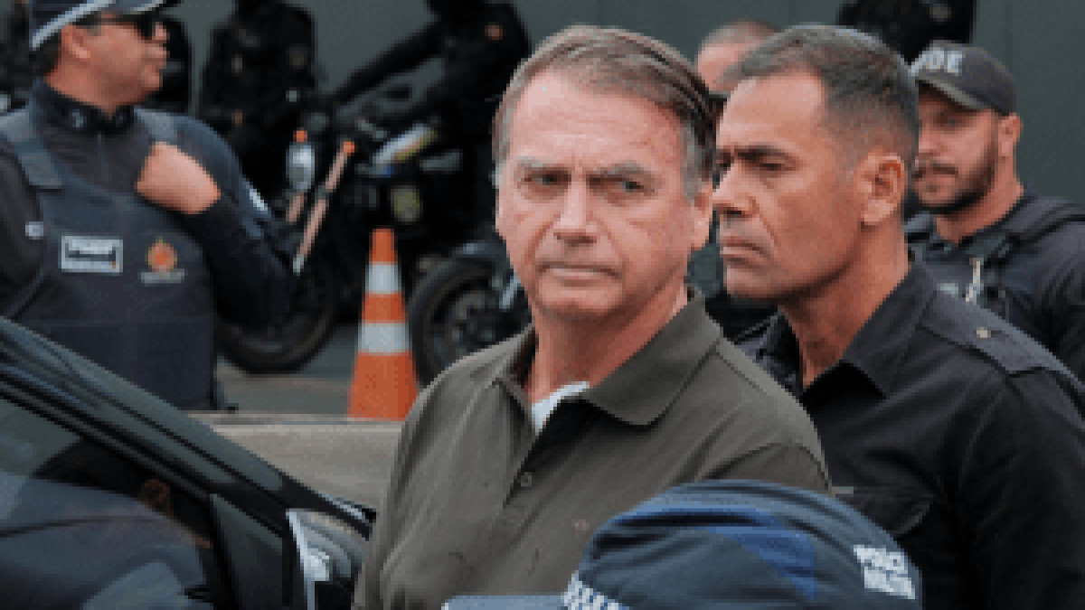Em depoimento, Bolsonaro repete versão apresentada ao STF sobre arma