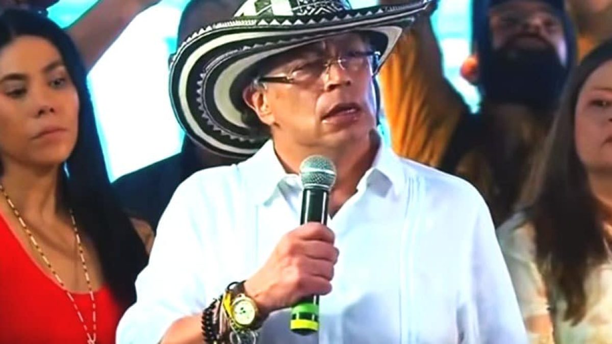 Petro critica Trump e defende soberania: 'Não pode defender a Pátria quem se ajoelha aos gringos'
