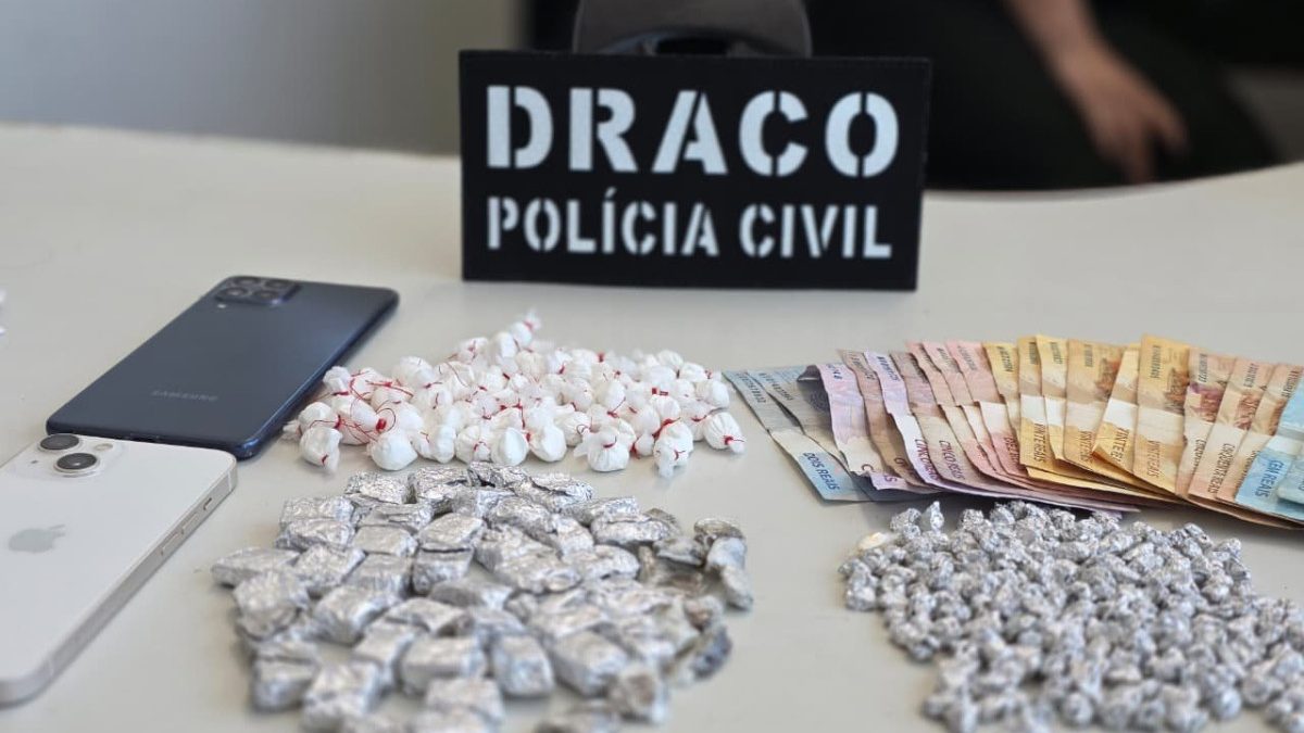 PCCE prende em flagrante suspeito de tráfico de drogas e apreende entorpecentes na Sabiaguaba