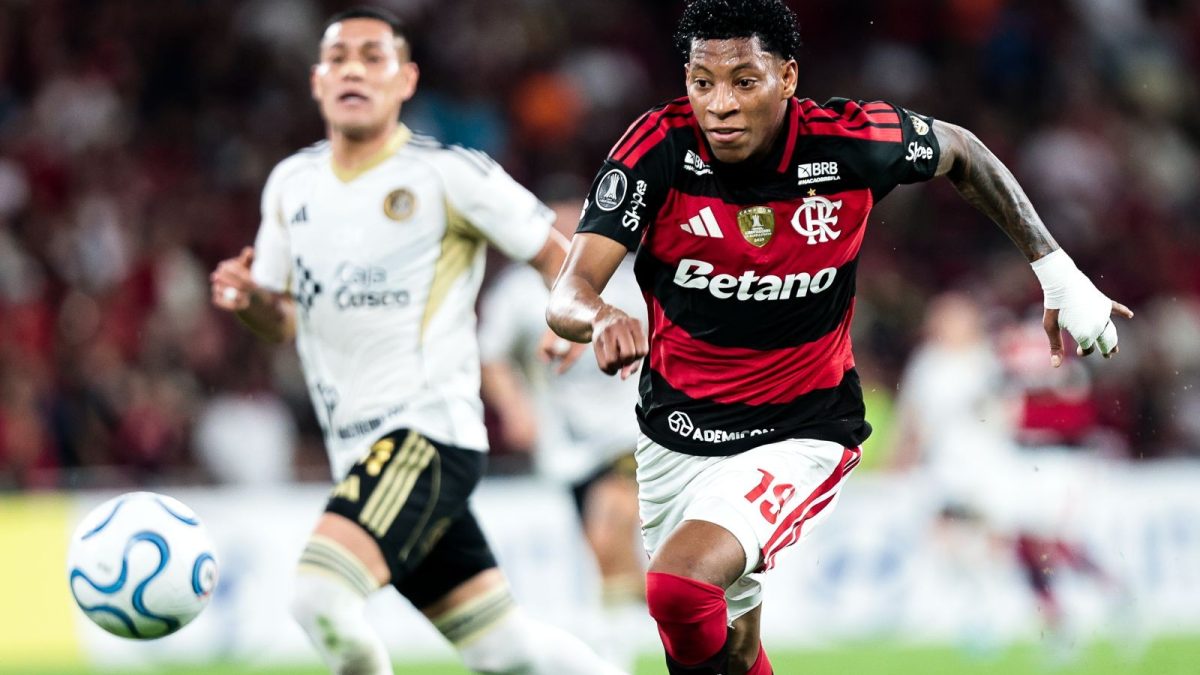 Plata estreia na Copa do Mundo após superar crise com Jardim e retomar titularidade no Flamengo