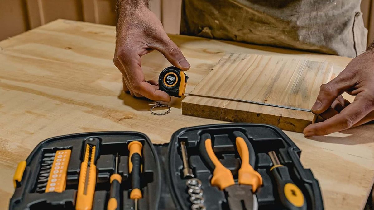 Qual o melhor para o lar: um kit com 21 ou com 110 ferramentas?