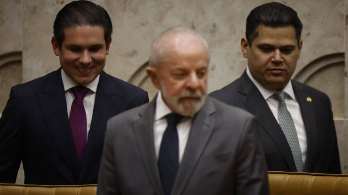 Lula usa urgência constitucional para pautar fim da escala 6×1 na Câmara