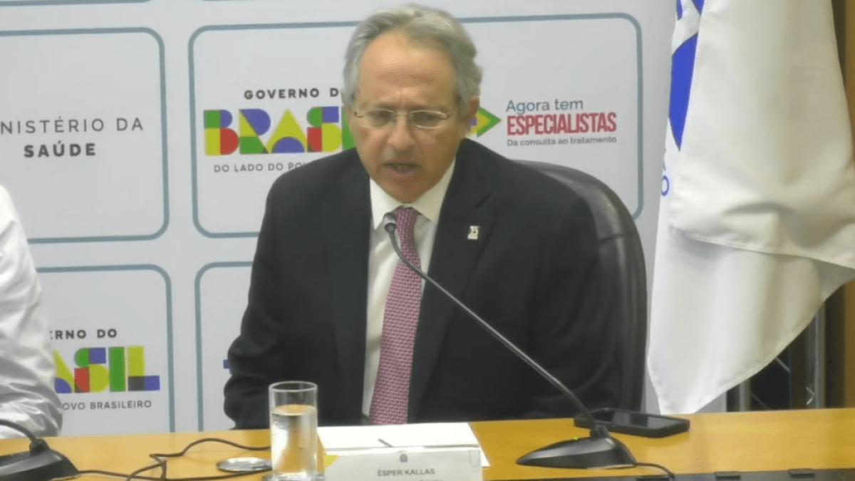 Butantan explica suspensão temporária da vacina contra dengue