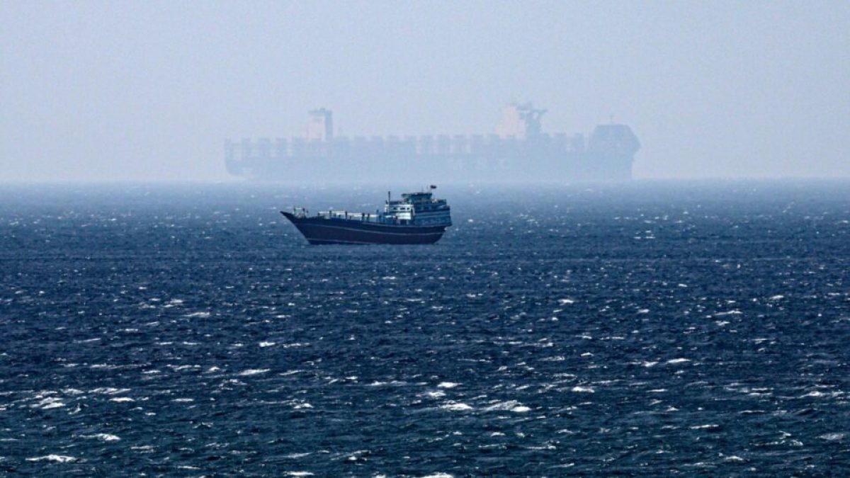 Irã ataca navio cargueiro em rota criada pela ONU no Estreito de Ormuz