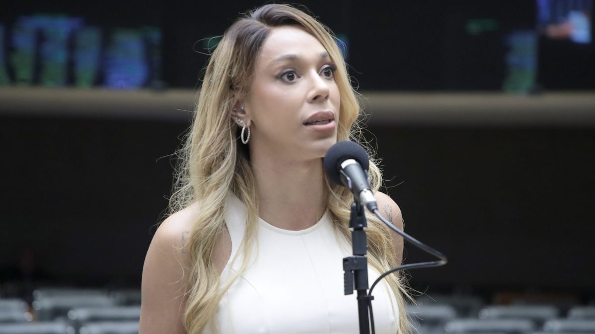 Erika Hilton aciona o MPF para barrar propaganda de bets por comentaristas esportivos