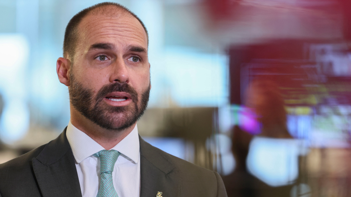 STF condena Eduardo Bolsonaro por coação ao Judiciário em processo sobre tentativa de golpe