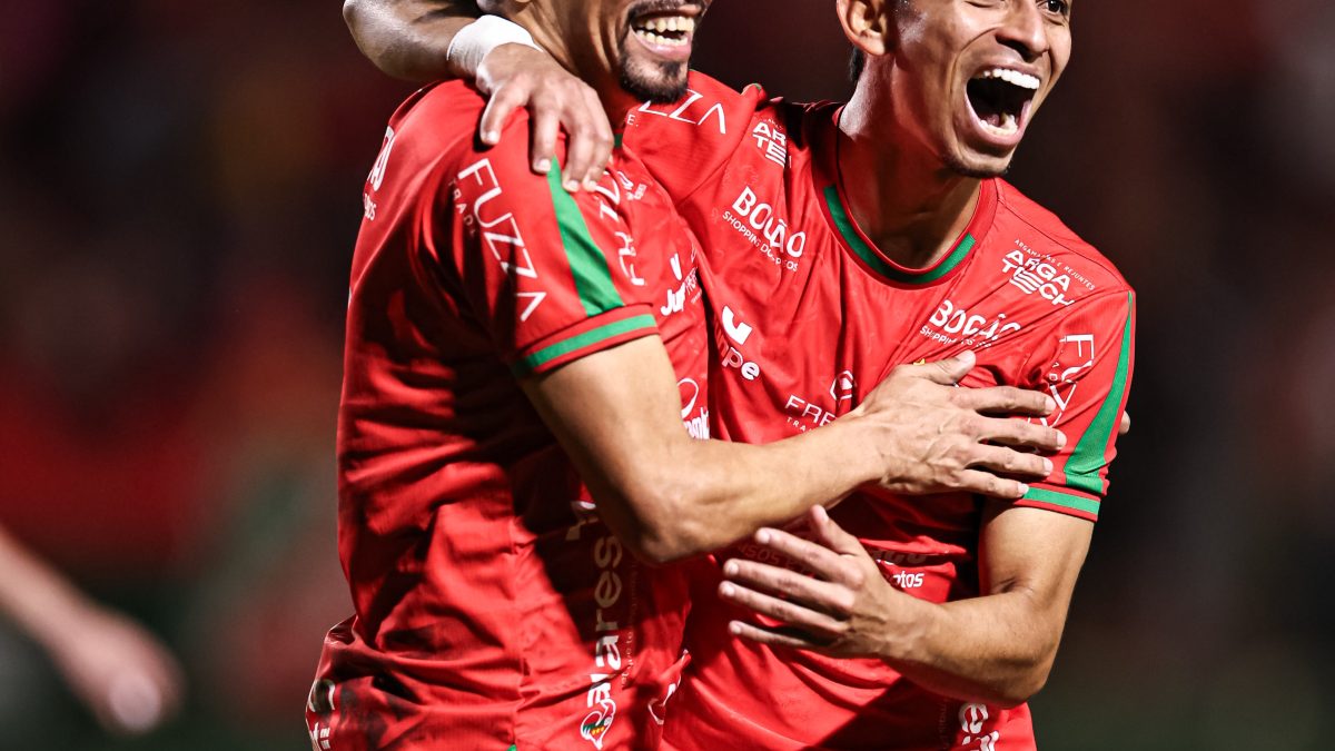 Velo Clube vence Maricá e avança na Série D