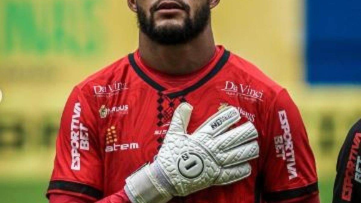 Nacional contrata goleiro Eugênio, ex-Manaus, para o mata-mata da Série D