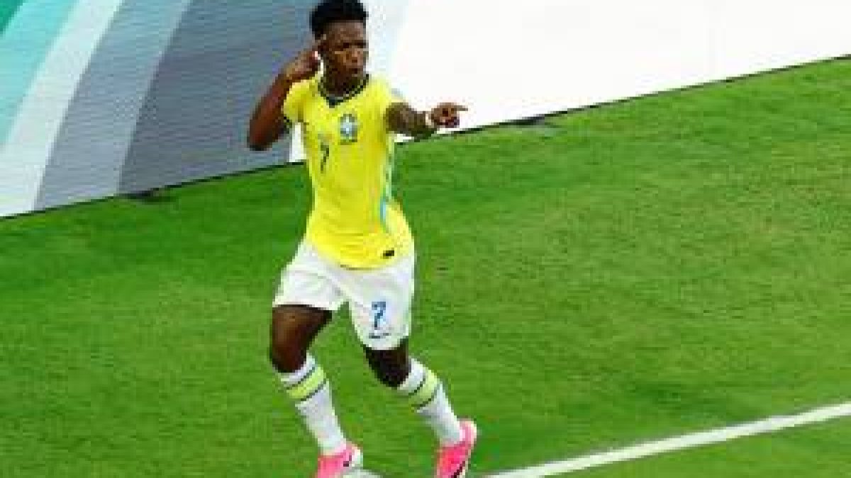 ASSISTA AOS GOLS: Brasil tem brilho de Vini Jr, bate a Escócia e avança como líder