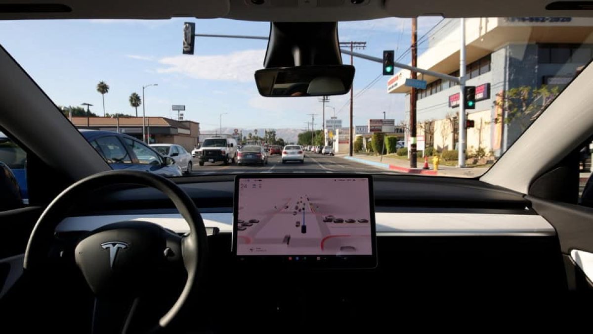Tesla: como acidente fatal no Texas expõe os limites (e riscos) do ‘piloto automático’