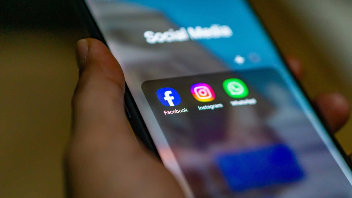 Redes sociais superam TV e se tornam principal fonte de notícias no mundo, aponta estudo