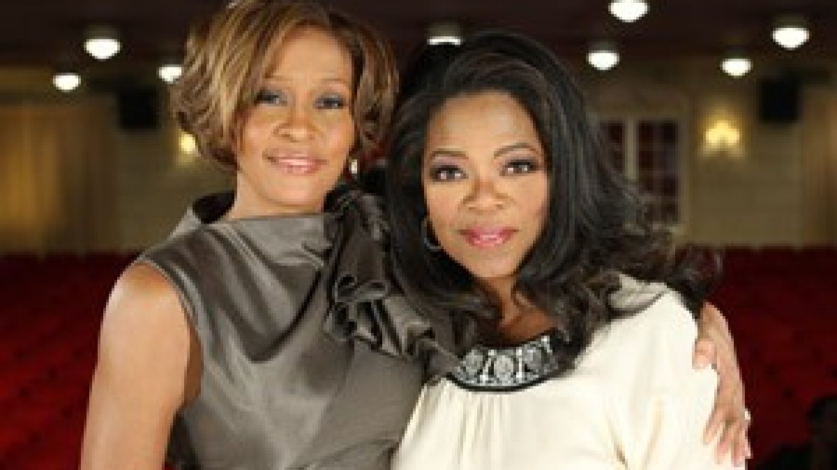 Família de Whitney Houston rebate fala de Oprah Winfrey sobre drogas