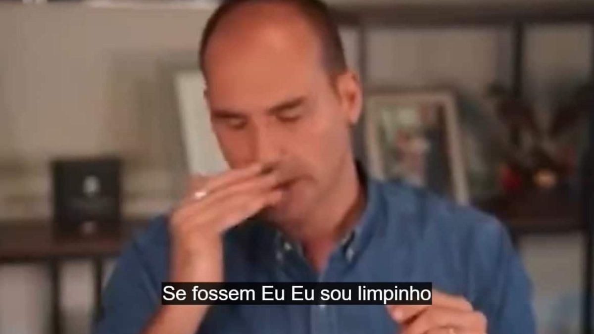 Eduardo Bolsonaro manda “moer” direita que cobra seu irmão pelo caso Vorcaro