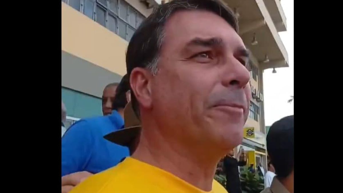 TSE suspende pesquisa AtlasIntel que mostra queda de Flávio Bolsonaro
