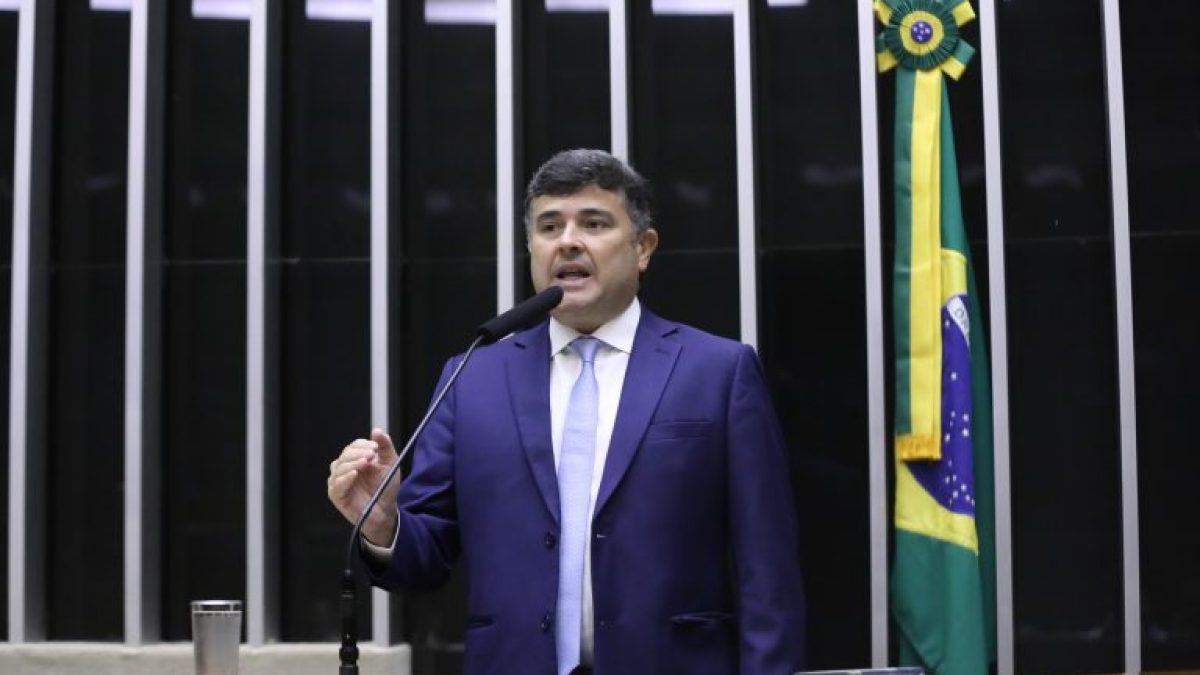 Projeto obriga técnico de enfermagem em escolas de tempo integral