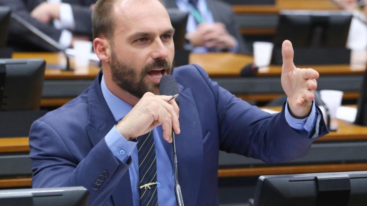 STF condena Eduardo Bolsonaro por coação em ação sobre suposta tentativa de golpe