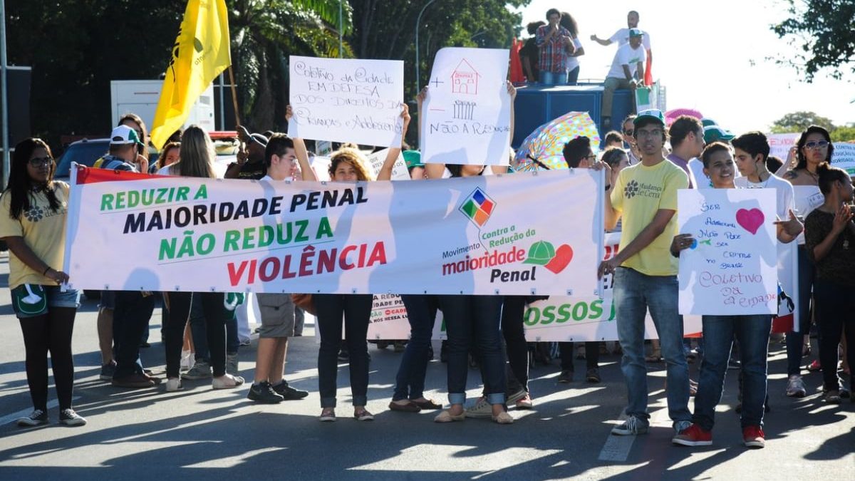 Entidades criticam projeto que reduz maioridade penal aprovado na CCJ