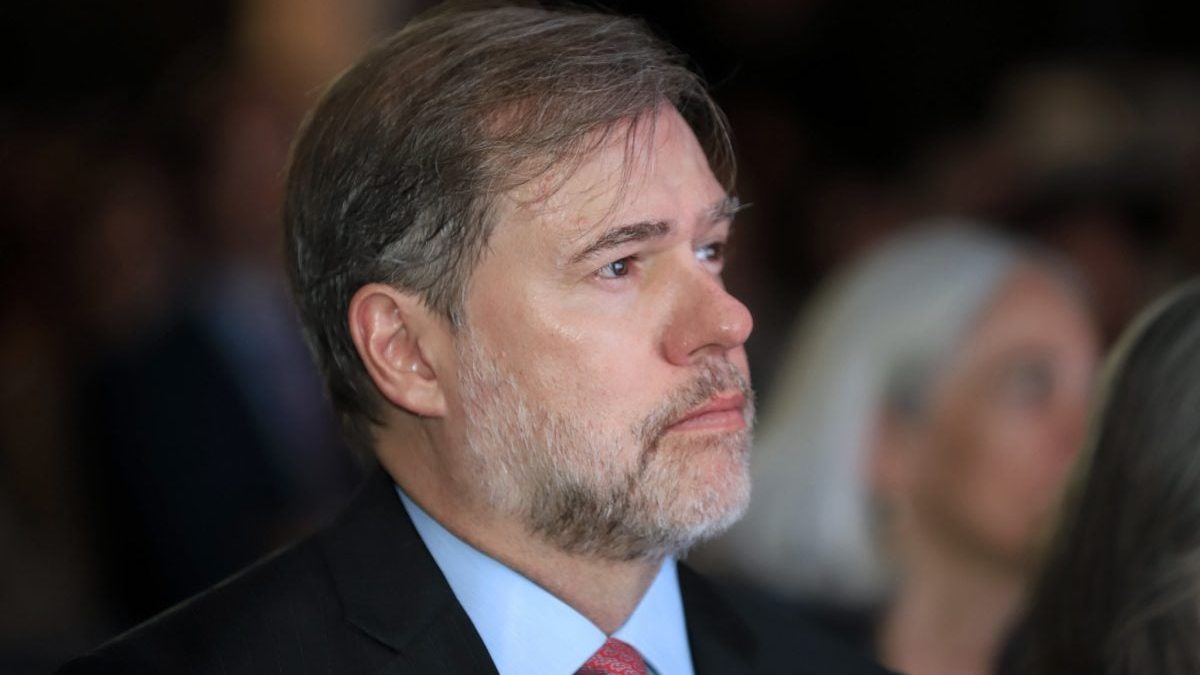 Toffoli assume presidência do TSE e afirma que Justiça não decide eleições