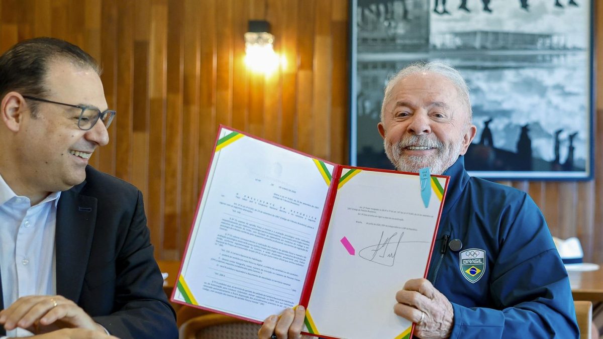 Lula sanciona lei que renova CNH automaticamente para bons motoristas