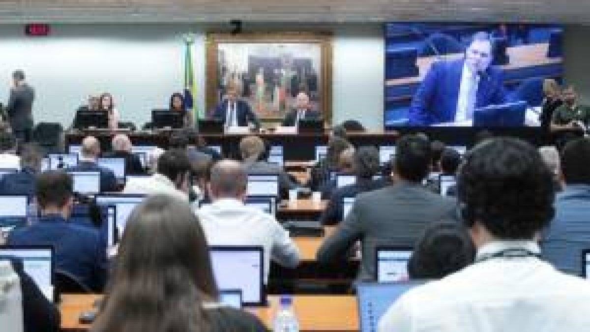 CCJ da Câmara pauta redução da maioridade penal e pressiona governo na segurança