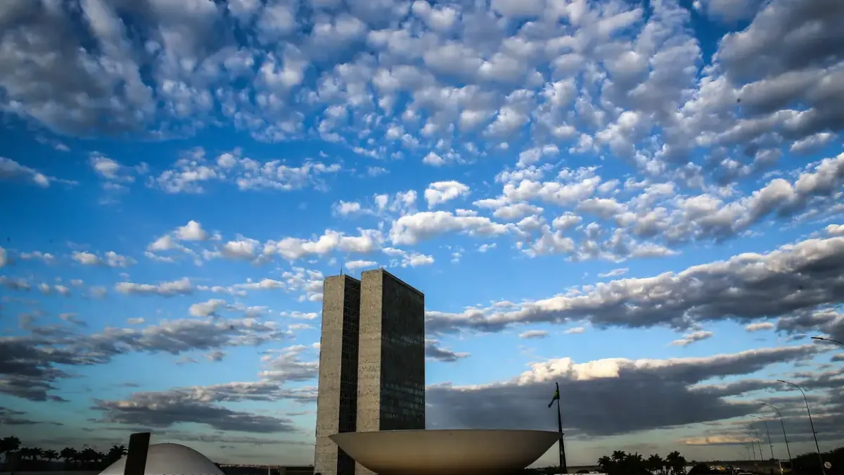 Semana no Congresso tem debates sobre direitos sociais e pressão pelo fim da escala 6×1
