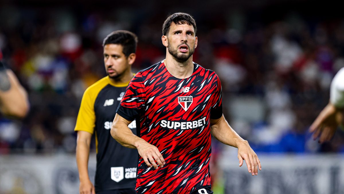 São Paulo tem sete jogadores que podem assinar pré-contrato em julho