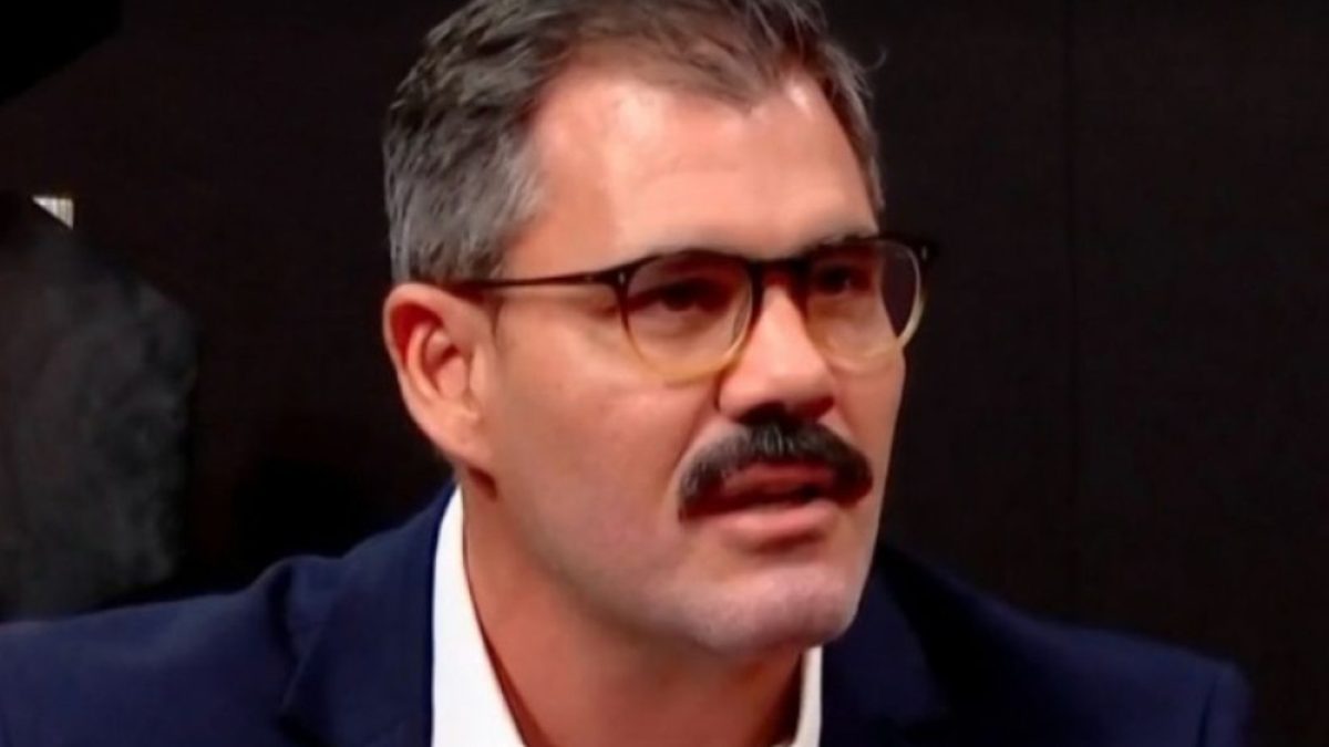 Ex-funcionária acusa Juliano Cazarré de assédio moral