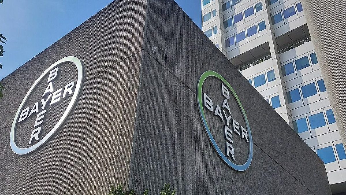 Agrotóxicos da Bayer na mira: entidades denunciam multinacional por violações no Brasil e na América Latina