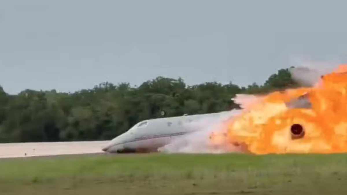 Jato Gulfstream G200 cai em pouso de emergência na República Dominicana; dois mortos