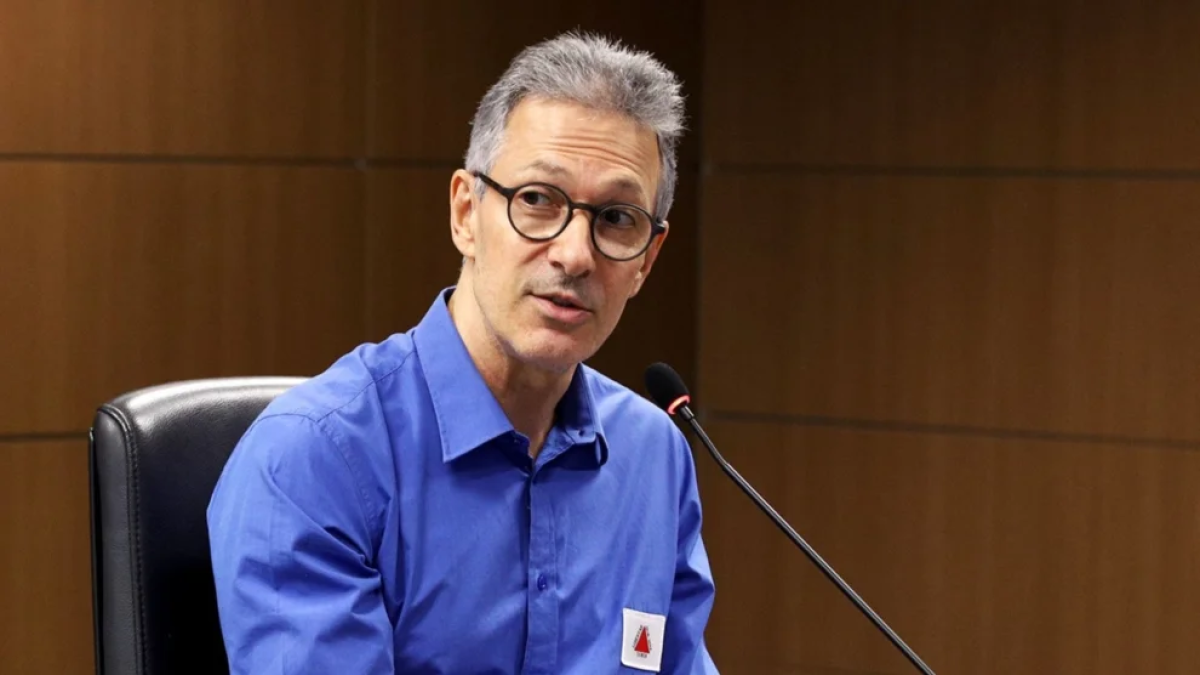 VÍDEO: “Nunca fui próximo de Flávio Bolsonaro”, diz Zema ao atacá-lo novamente