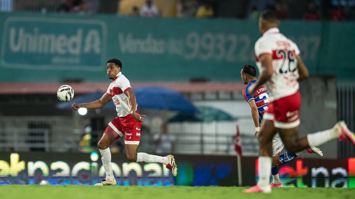 Eduardo Barroca explica troca de Kevin por Wallace no empate do CRB contra o Fortaleza
