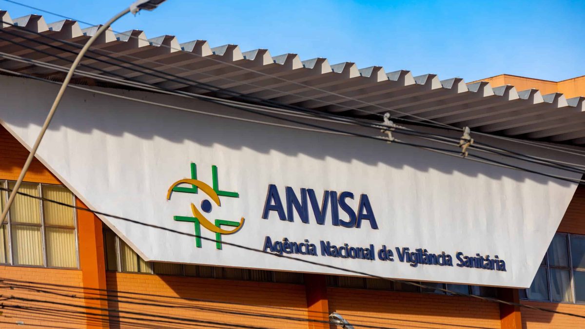 Anvisa determina recolhimento de antibióticos e soro fisiológico por falhas de qualidade