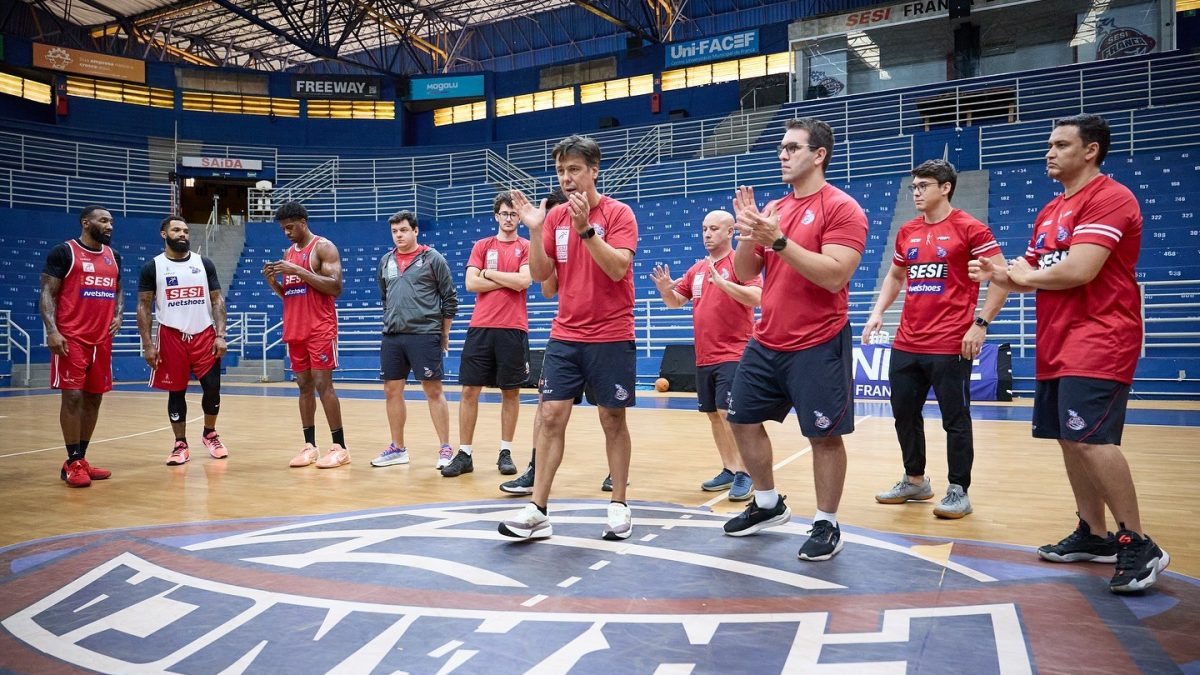 Franca mantém comissão técnica e anunciará elenco no dia 1º de julho
