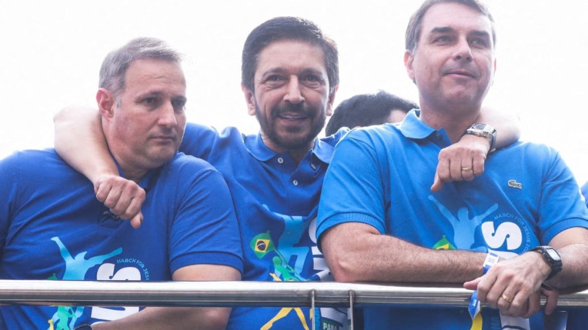 Flávio Bolsonaro oficializa candidatura sob investigações da PF e escândalo do Banco Master