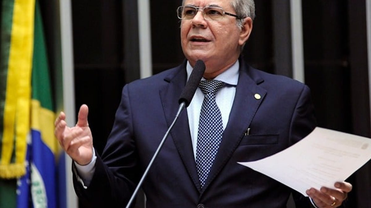 Comissão aprova projeto que destina royalties de petróleo para tarifa zero no transporte público
