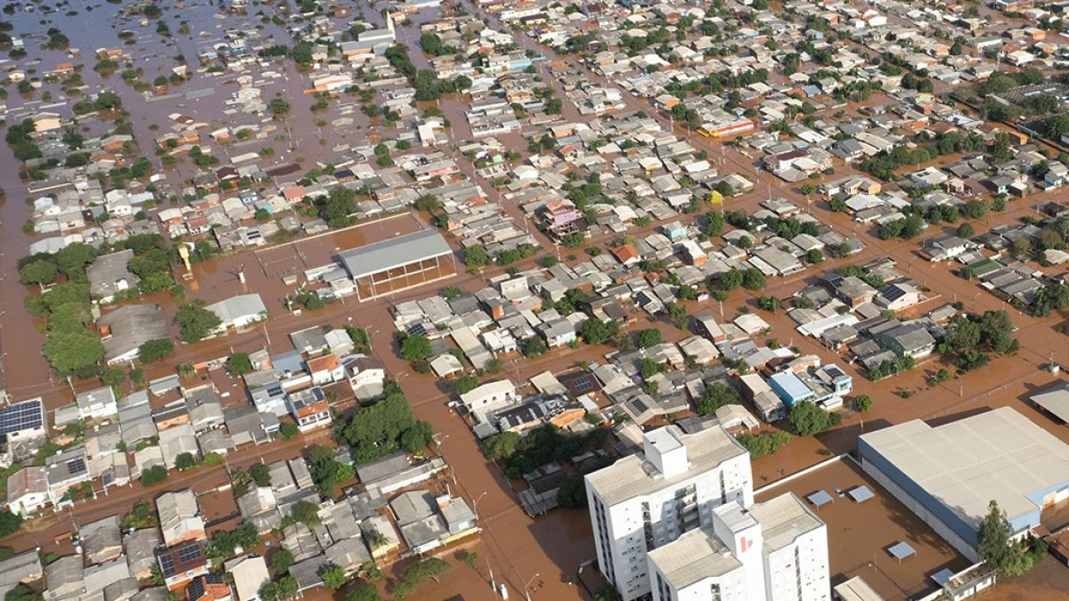 Inundações em 2025 causaram 4,2 mil mortes e prejuízo de US$ 28 bilhões, aponta estudo