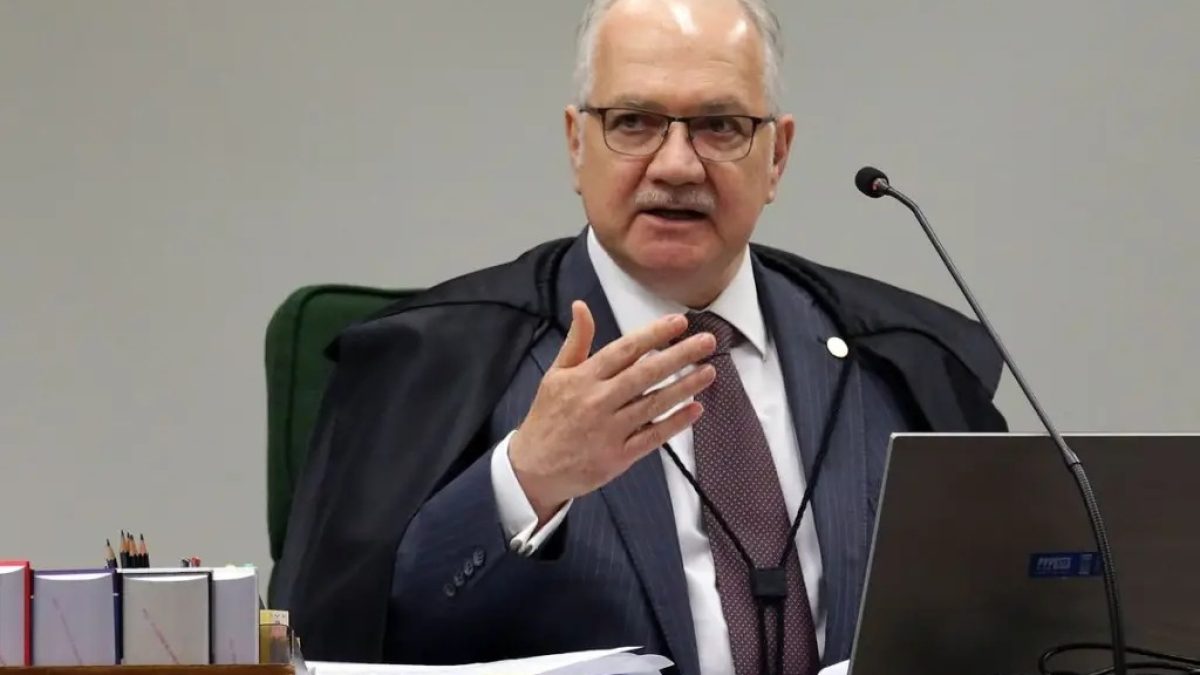 Fachin cria grupo de trabalho para revisar penduricalhos que elevam salários no Judiciário