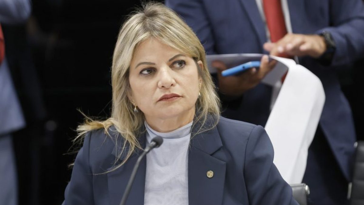 Comissão aprova projeto que cria programa de capacitação sobre direitos da mulher