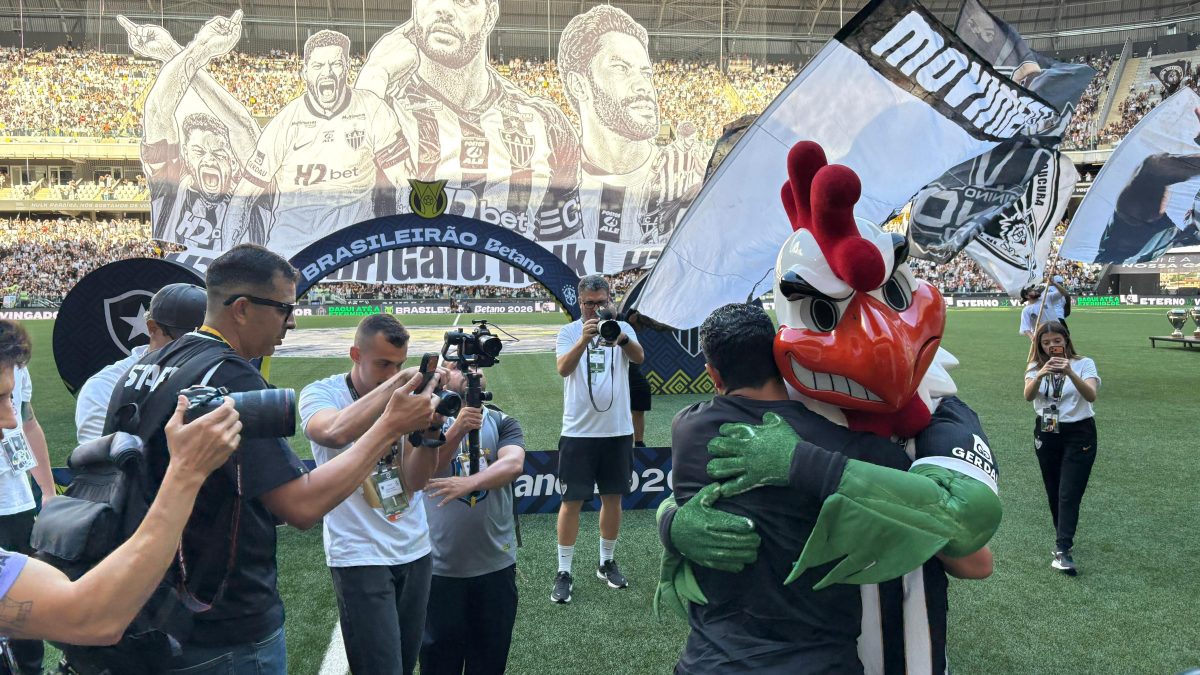 Atlético-MG volta aos treinos com reforço, saídas e indefinições