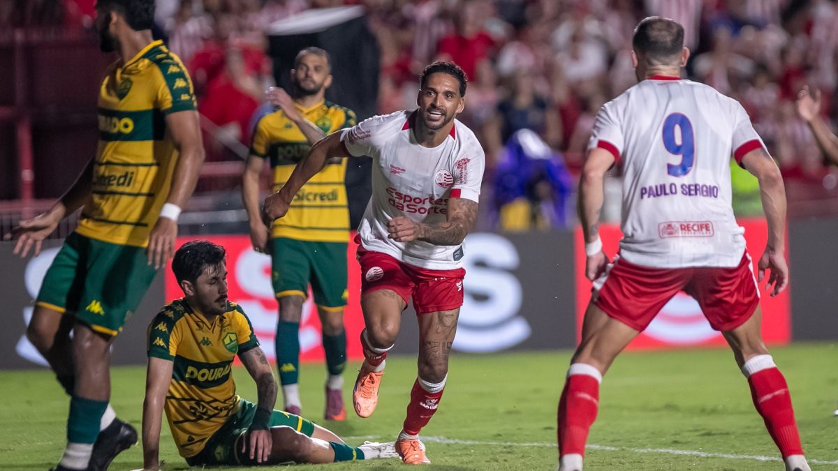 Náutico tem 75% dos gols na Série B marcados no segundo tempo