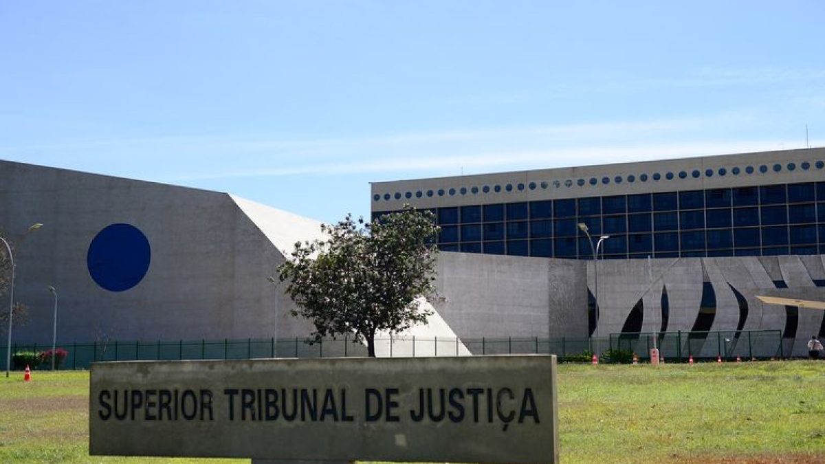 STJ decide que relação de jovem de 18 anos com menina de 13 anos não configura estupro de vulnerável