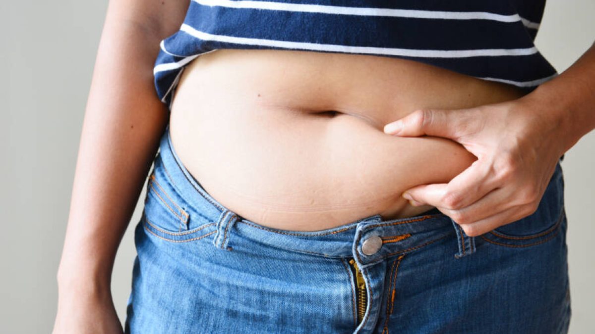 Gordura na barriga após os 60 anos pode ter solução, aponta estudo com hormônio já conhecido