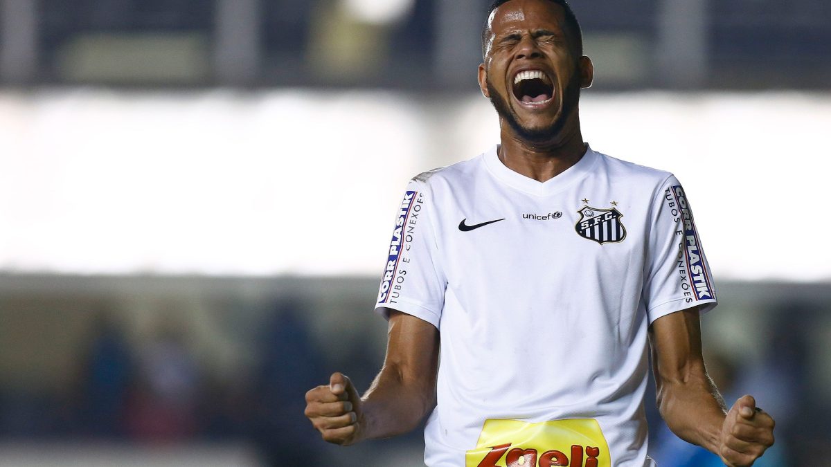 Lembra dele? Ex-Santos e Flamengo posta foto com camisa de time da Série C e indica acerto