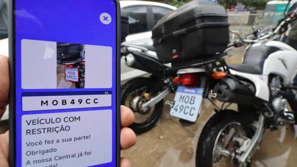 Prefeitura de SP lança app para consulta de placas e testa helicóptero com monitoramento aéreo